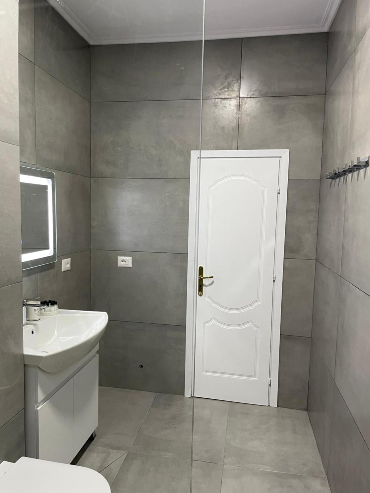 Sun Tower Luxury Suite-View From Of Tirana Center Экстерьер фото